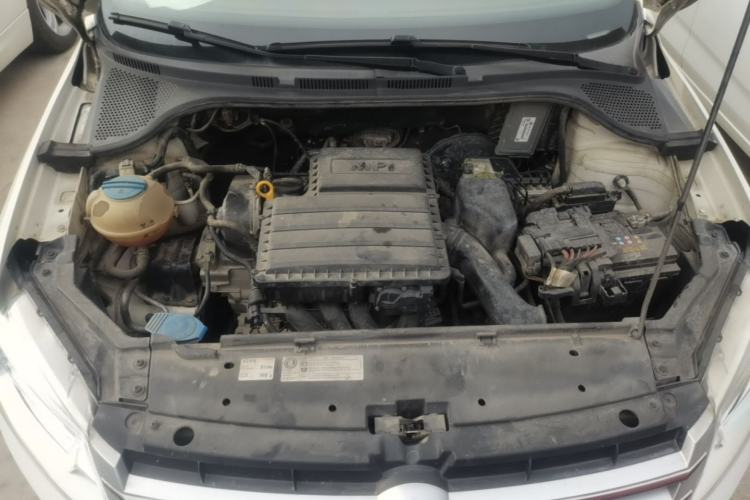 Used Volkswagen Santana 2015 1.6L Automatic Comfort Edition Engine Bay