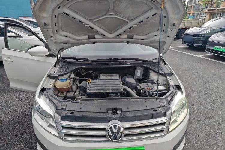 Used Volkswagen Santana 2015 1.6L Automatic Comfort Edition Engine Bay