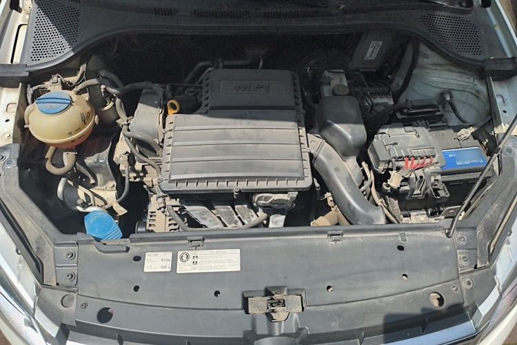 Used Volkswagen Santana 2015 1.6L Automatic Comfort Edition Engine Bay