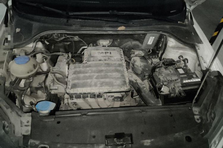 Used Volkswagen Santana 2015 Haval H6 1.6L Automatic Luxury Model Engine Bay