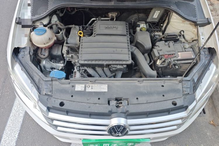Used Volkswagen Santana 2015 1.6L Automatic Comfort Edition Engine Bay