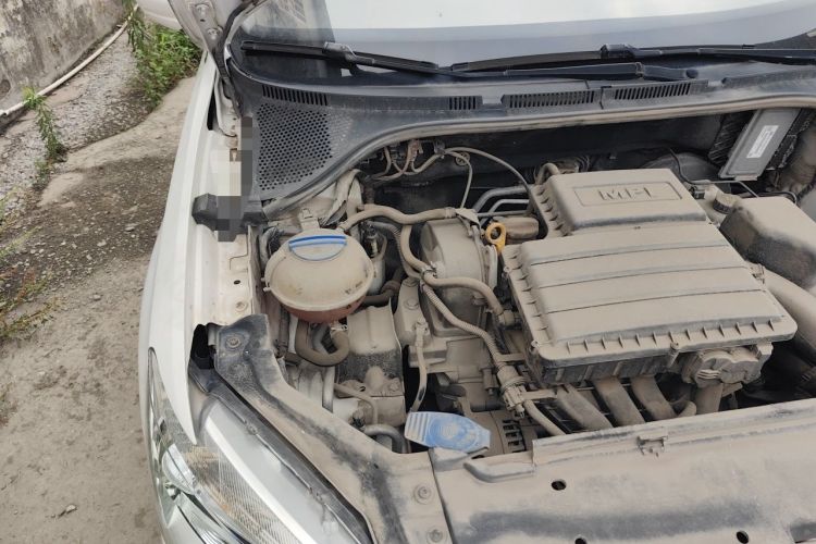 Used Volkswagen Santana 2015 1.4L Manual Fashion Edition Engine Bay Right