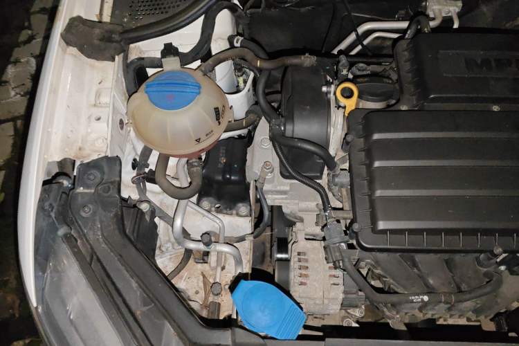 Used Volkswagen Santana 2015 Haval H6 1.6L Automatic Luxury Model Engine Bay Right