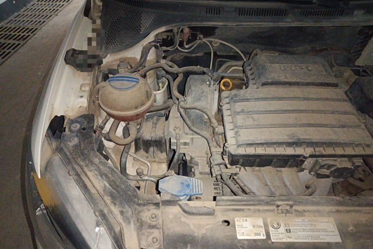 Used Volkswagen Santana 2015 1.4L Manual Fashion Edition Engine Bay Right