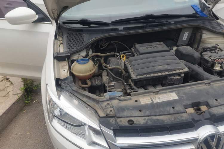 Used Volkswagen Santana 2015 1.6L Automatic Comfort Edition Engine Bay Right