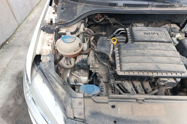 Used Volkswagen Santana 2015 1.4L Manual Comfort Edition Engine Bay Right