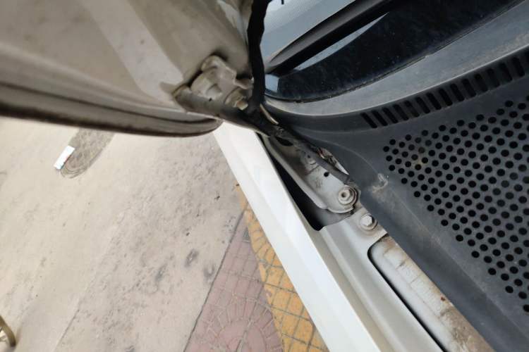 Used Volkswagen Santana 2015 1.4L Manual Fashion Edition Engine Bay Right