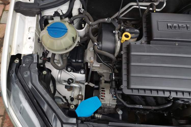 Used Volkswagen Santana 2015 Haval H9 1.6L Automatic Luxury Model Engine Bay Right