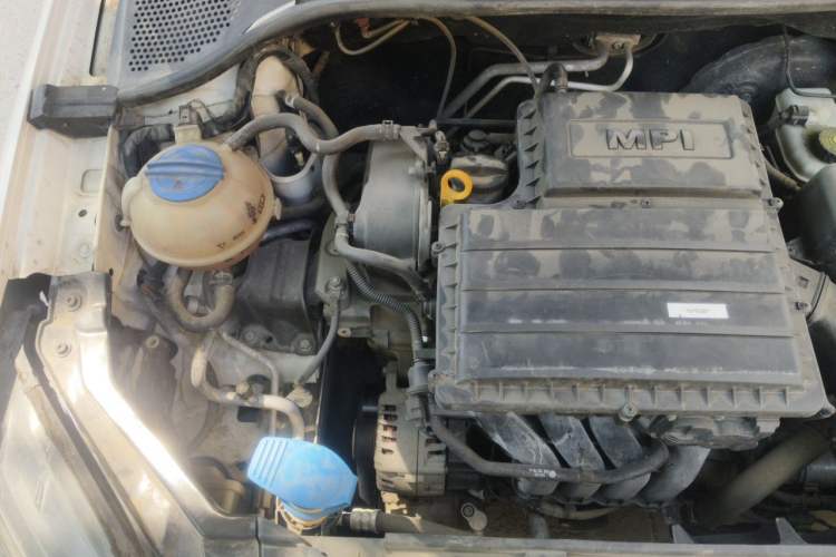 Used Volkswagen Santana 2015 Haval H6 1.6L Automatic Luxury Model Engine Bay Right