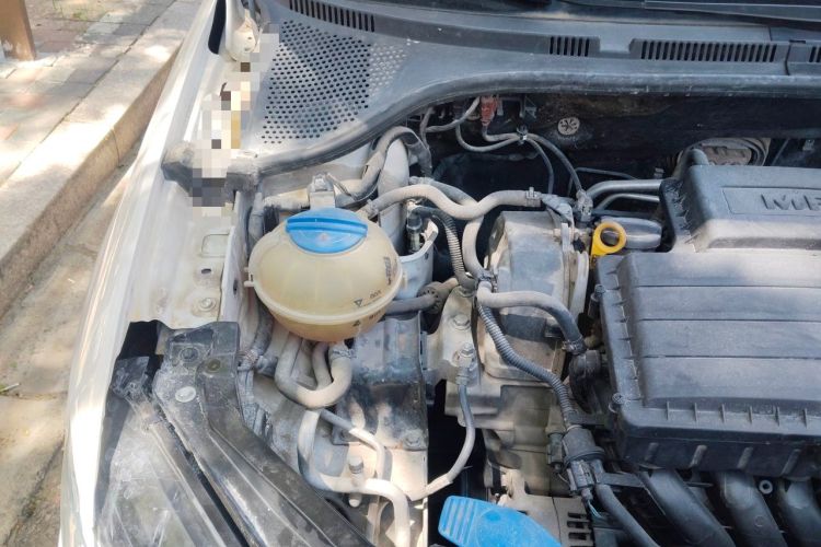 Used Volkswagen Santana 2015 Haval H6 1.6L Automatic Luxury Model Engine Bay Right