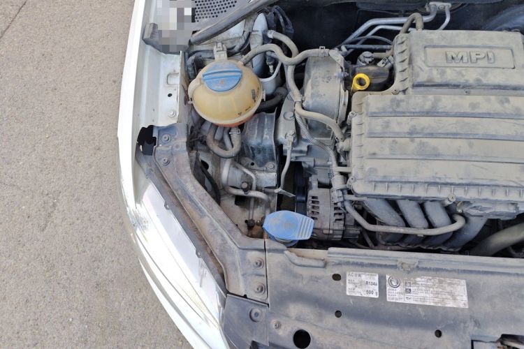 Used Volkswagen Santana 2015 1.4L Manual Fashion Edition Engine Bay Right