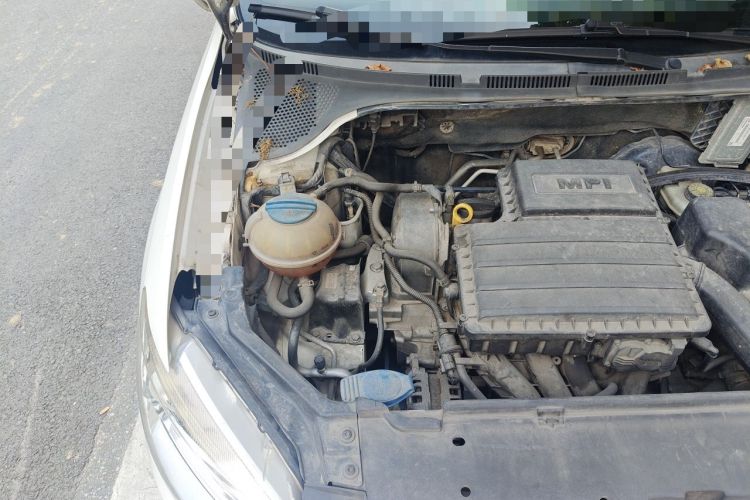 Used Volkswagen Santana 2015 1.6L Automatic Comfort Edition Engine Bay Right
