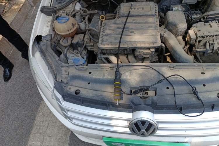 Used Volkswagen Santana 2015 1.6L Automatic Fashion Edition Engine Bay Right