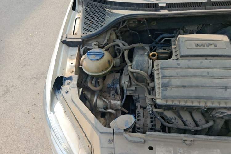 Used Volkswagen Santana 2015 1.4L Manual Fashion Edition Engine Bay Right