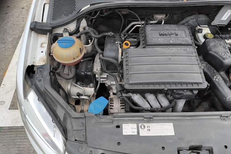 Used Volkswagen Santana 2015 1.6L Automatic Comfort Edition Engine Bay Right