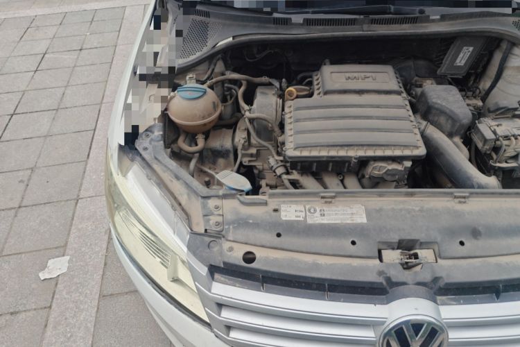 Used Volkswagen Santana 2015 1.6L Manual Fashion Edition Engine Bay Right