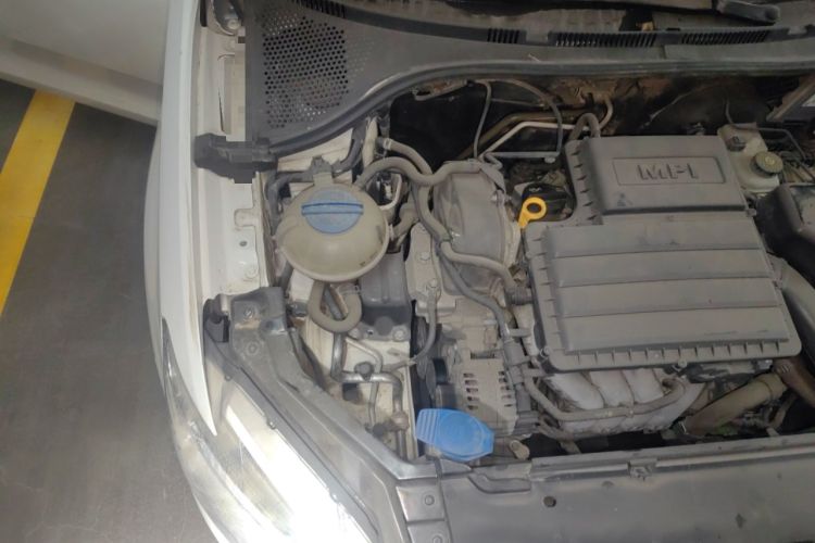 Used Volkswagen Santana 2015 1.4L Manual Fashion Edition Engine Bay Right