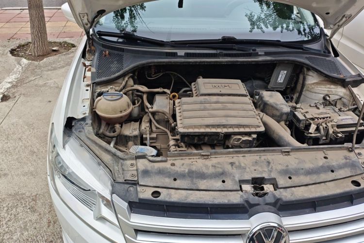 Used Volkswagen Santana 2015 1.4L Manual Fashion Edition Engine Bay Right