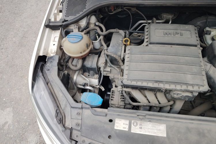 Used Volkswagen Santana 2015 Haval H6 1.6L Automatic Luxury Model Engine Bay Right