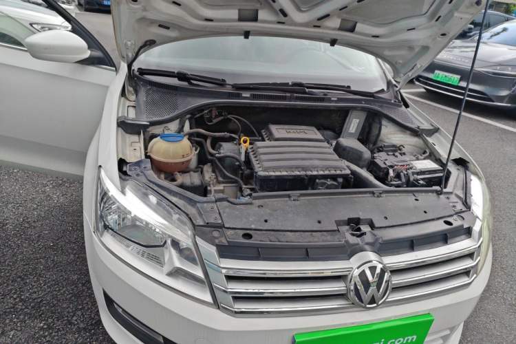 Used Volkswagen Santana 2015 1.6L Automatic Comfort Edition Engine Bay Right