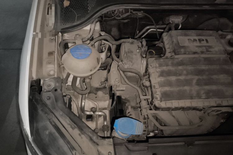 Used Volkswagen Santana 2015 Haval H6 1.6L Automatic Luxury Model Engine Bay Right