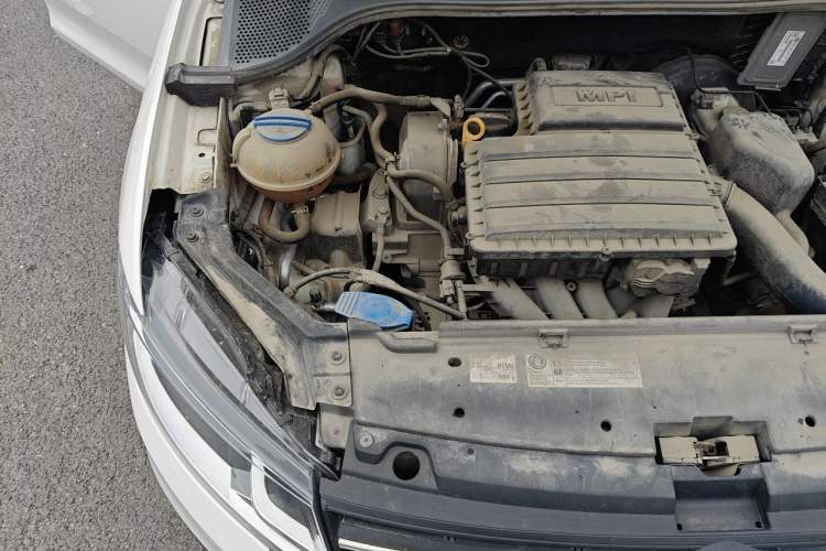 Used Volkswagen Santana 2015 Haval H6 1.6L Automatic Luxury Model Engine Bay Right