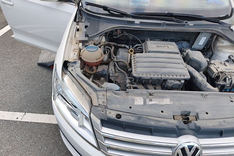 Used Volkswagen Santana 2015 1.6L Manual Fashion Edition Engine Bay Right