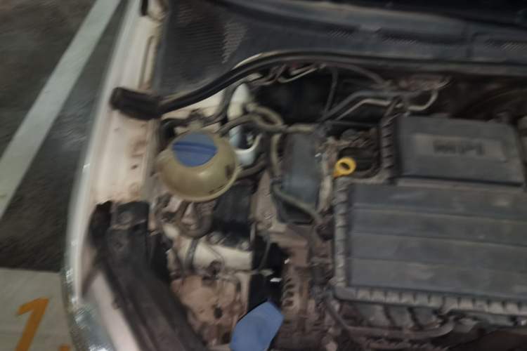 Used Volkswagen Santana 2015 1.4L Manual Fashion Edition Engine Bay Right