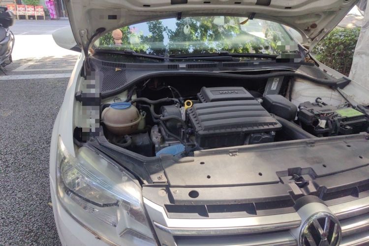 Used Volkswagen Santana 2015 1.6L Manual Comfort Edition Engine Bay Right