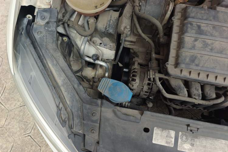 Used Volkswagen Santana 2015 Haval H6 1.6L Automatic Comfort Model Engine Bay Right