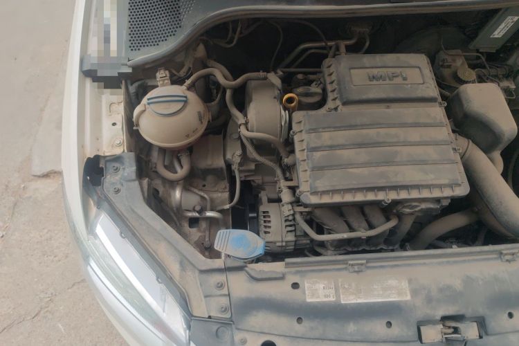 Used Volkswagen Santana 2015 1.4L Manual Fashion Edition Engine Bay Right