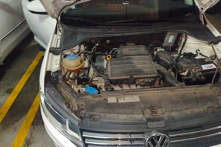 Used Volkswagen Santana 2015 Haval H6 1.6L Automatic Luxury Model Engine Bay Right