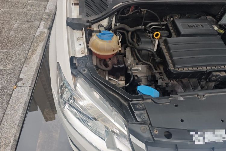 Used Volkswagen Santana 2015 1.4L Manual Fashion Edition Engine Bay Right