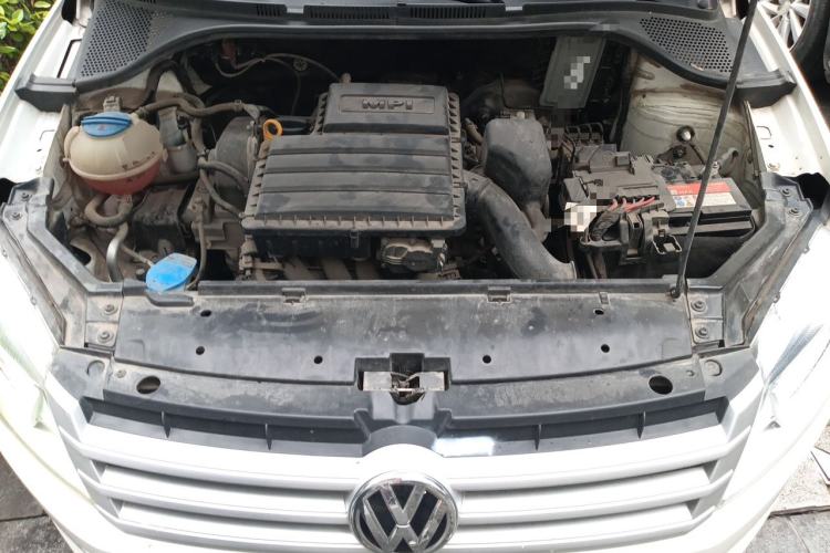 Used Volkswagen Santana 2015 1.4L Manual Fashion Edition Engine Bay