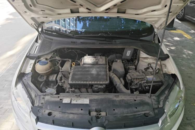 Used Volkswagen Santana 2015 1.4L Manual Fashion Edition Engine Bay