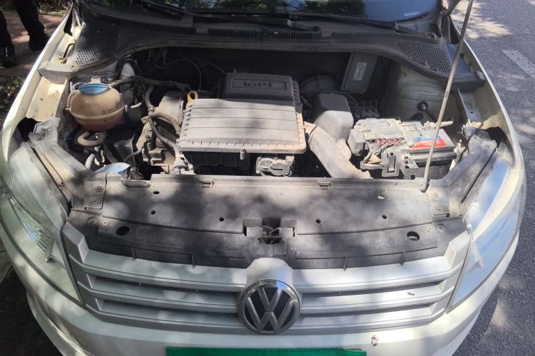 Used Volkswagen Santana 2015 1.4L Manual Fashion Edition Engine Bay