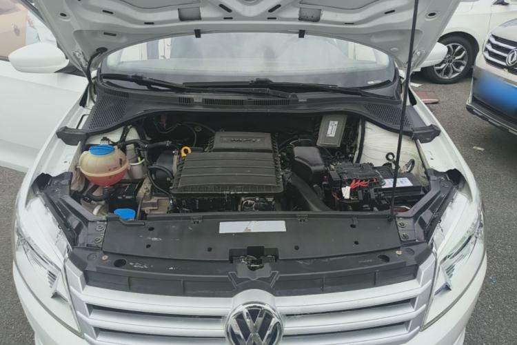 Used Volkswagen Santana 2015 1.4L Manual Fashion Edition Engine Bay