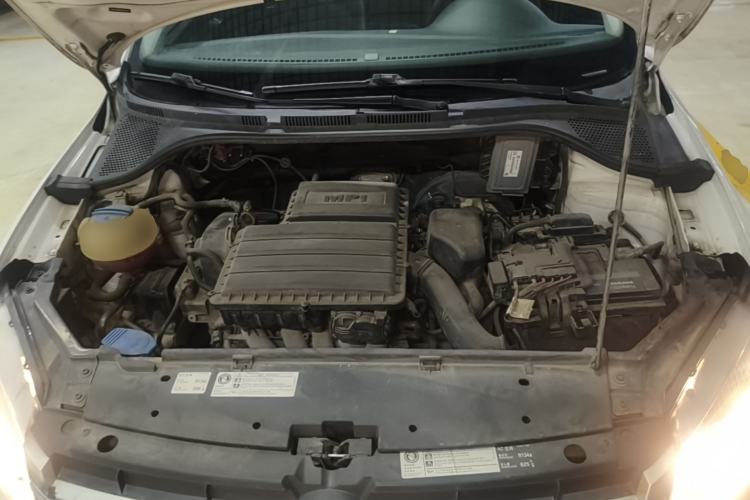 Used Volkswagen Santana 2015 1.6L Automatic Comfort Edition Engine Bay
