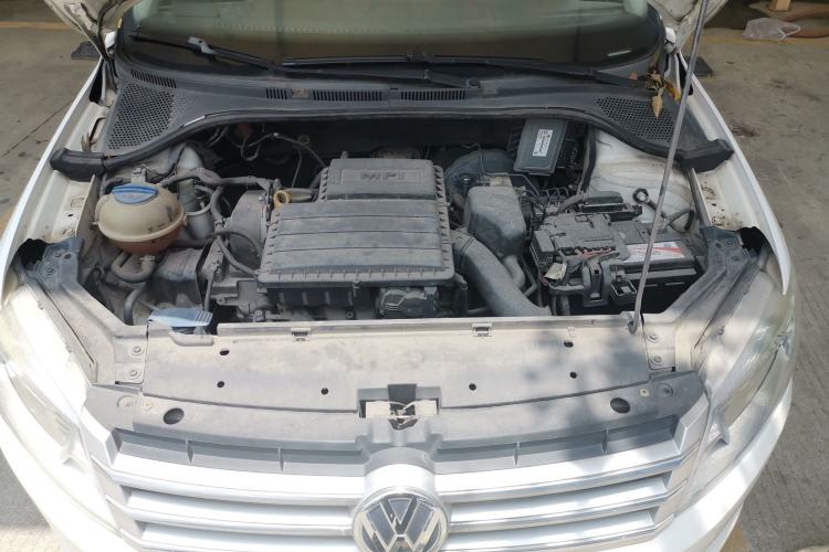 Used Volkswagen Santana 2015 1.6L Automatic Comfort Edition Engine Bay
