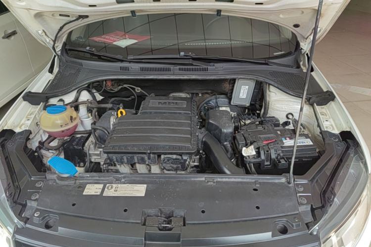 Used Volkswagen Santana 2015 Haval H6 1.6L Automatic Luxury Model Engine Bay
