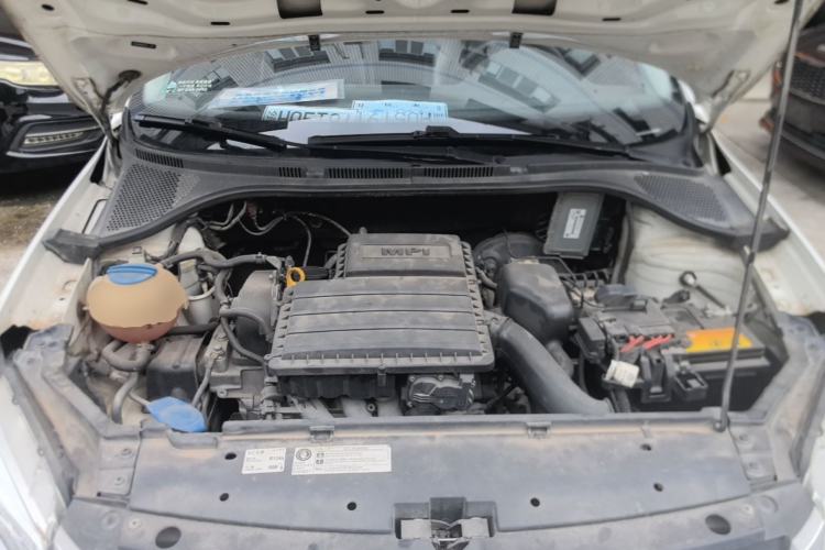 Used Volkswagen Santana 2015 1.6L Manual Comfort Edition Engine Bay