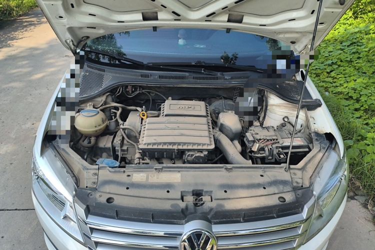 Used Volkswagen Santana 2015 1.6L Manual Comfort Edition Engine Bay