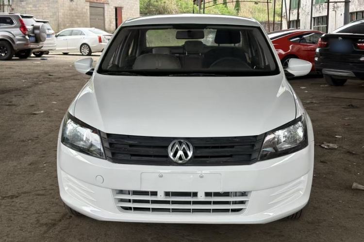 Used Volkswagen Santana 2015 1.6L Automatic Fashion Edition Exterior 1