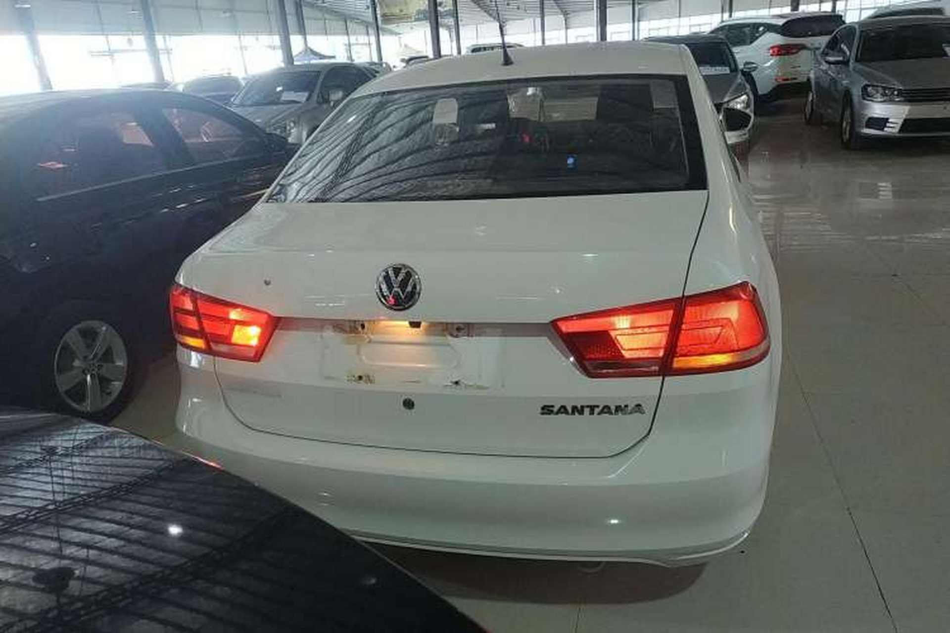 Used Volkswagen Santana 2015 1.4L Manual Fashion Edition Exterior 2