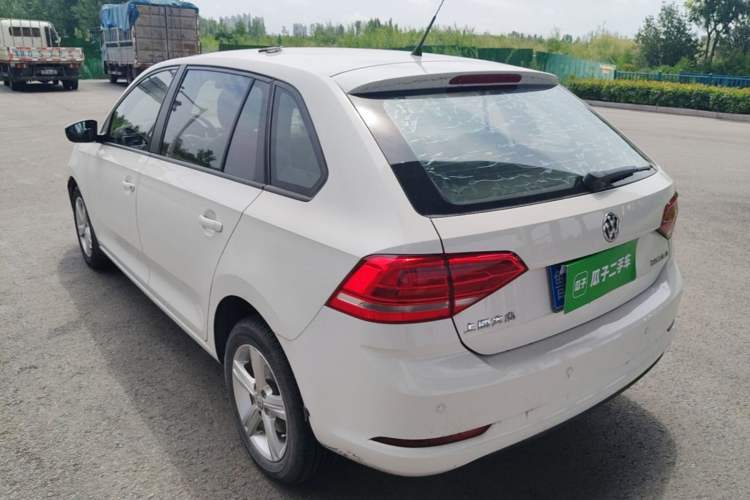 Used Volkswagen Santana 2015 Haval H6 1.6L Automatic Luxury Model Exterior 2