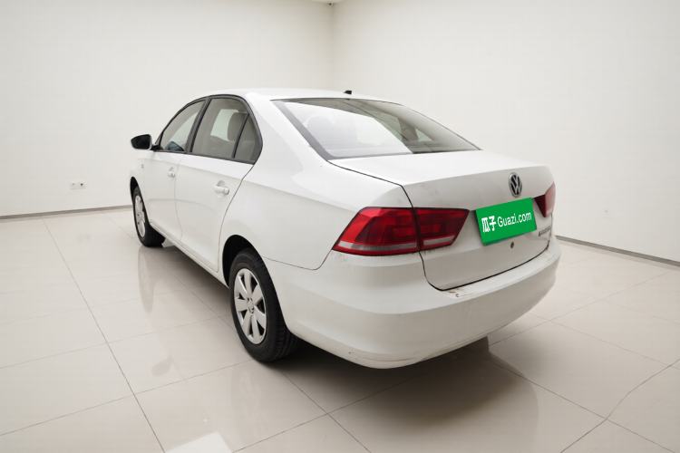 Used Volkswagen Santana 2015 1.6L Manual Fashion Edition Exterior 3