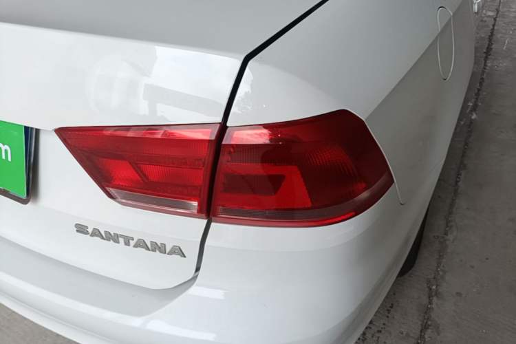 Used Volkswagen Santana 2015 1.4L Manual Fashion Edition Exterior 3