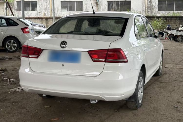 Used Volkswagen Santana 2015 1.6L Automatic Fashion Edition Exterior 3