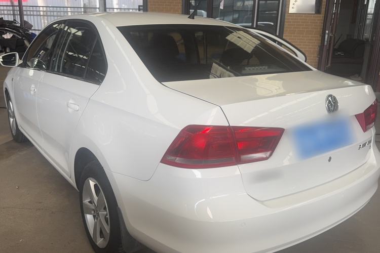 Used Volkswagen Santana 2015 1.6L Manual Comfort Edition Exterior 3