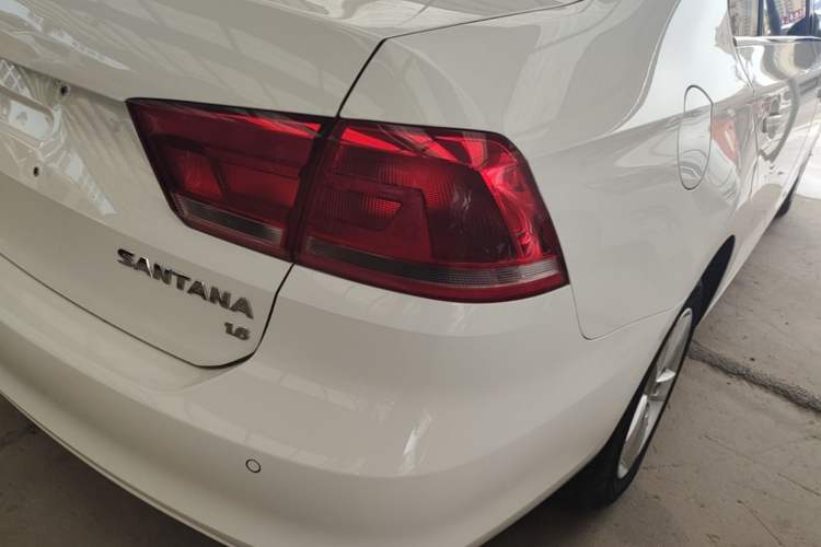 Used Volkswagen Santana 2015 1.6L Manual Comfort Edition Exterior 3